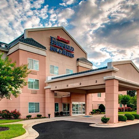 Fairfield Inn And Suites By Marriott Emporia I-95 Exterior foto