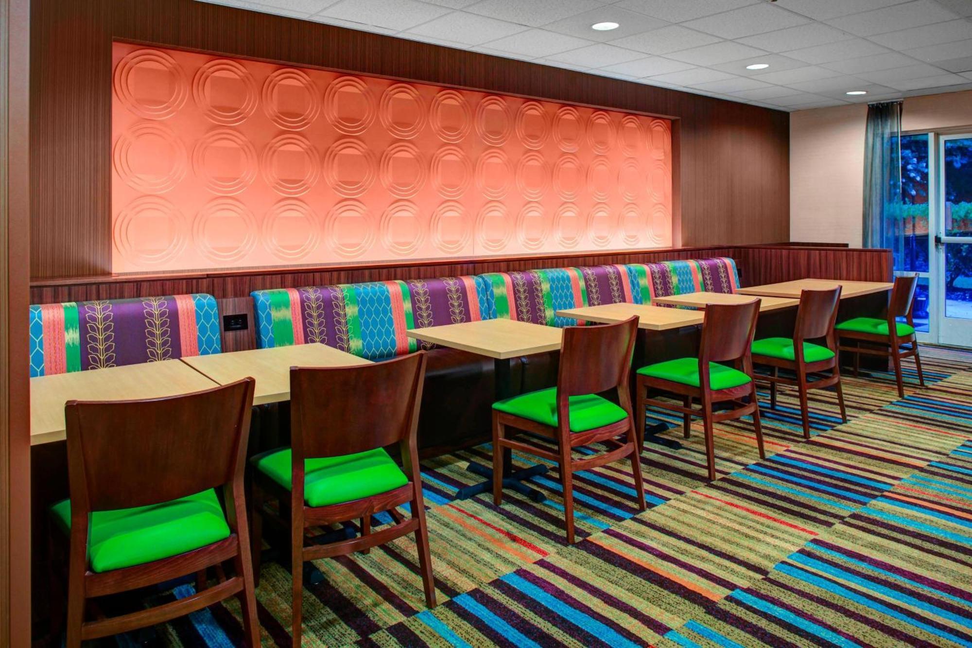 Fairfield Inn And Suites By Marriott Emporia I-95 Exterior foto
