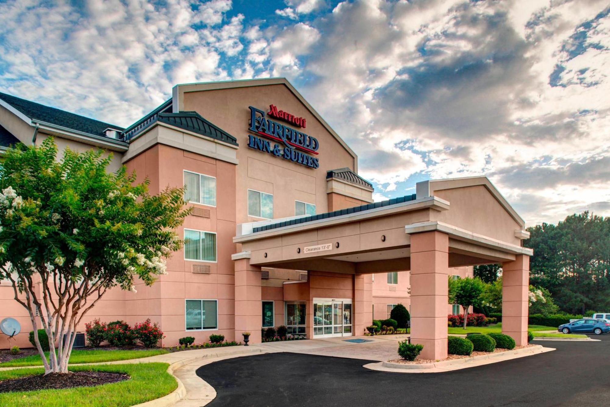 Fairfield Inn And Suites By Marriott Emporia I-95 Exterior foto