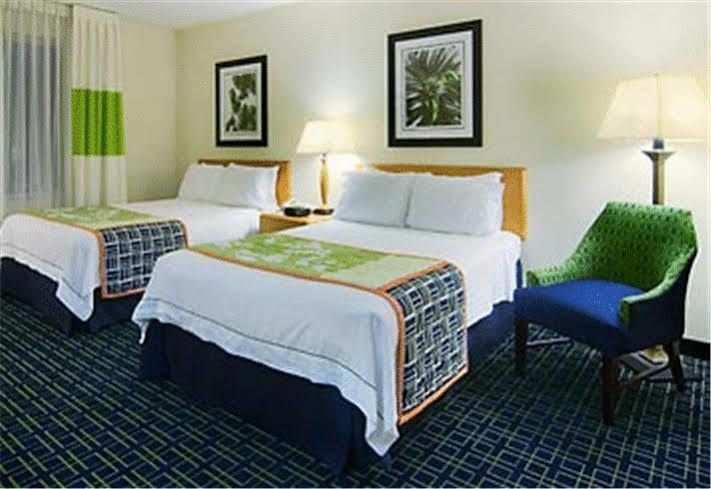 Fairfield Inn And Suites By Marriott Emporia I-95 Exterior foto